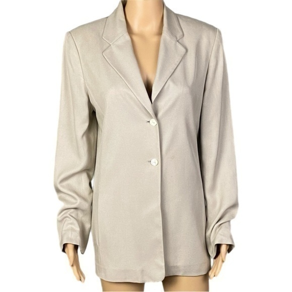 VALERIE STEVENS 100% Pure Silk, beige blazer with pockets. Size 8. EUC